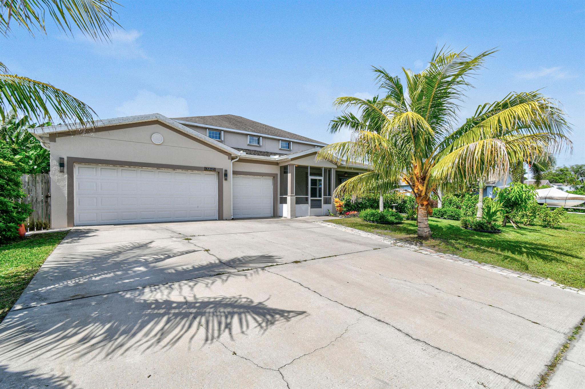 1842 SW Lofgren Avenue, Port St Lucie, FL, 34953/$779,900 2 1842 SW Lofgren Avenue