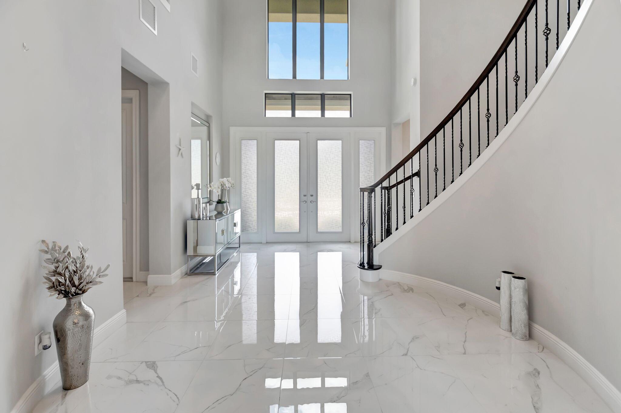 ROYAL PALM POLO - Residential