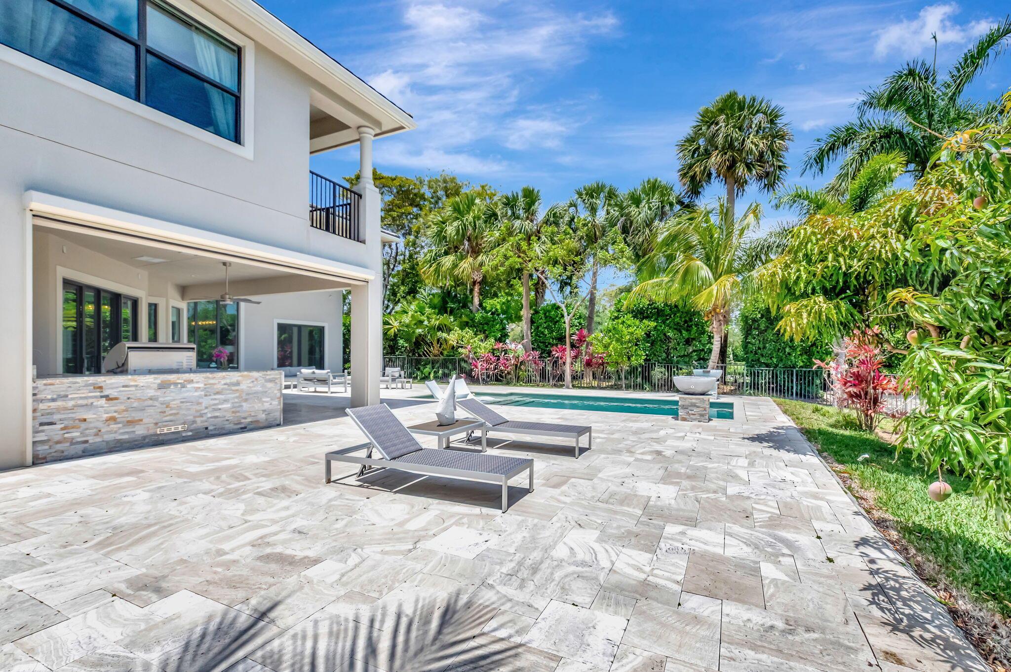 ROYAL PALM POLO - Residential