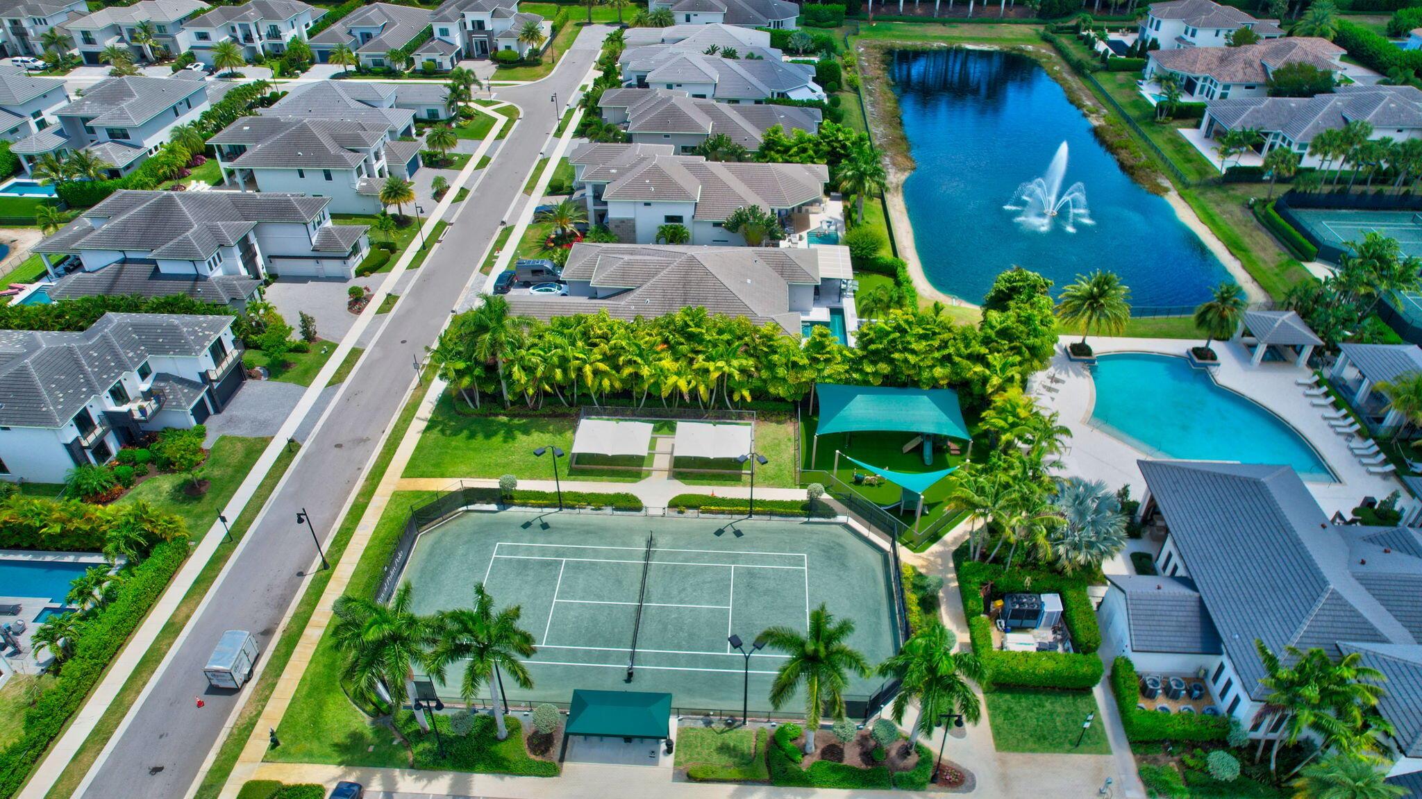 ROYAL PALM POLO - Residential