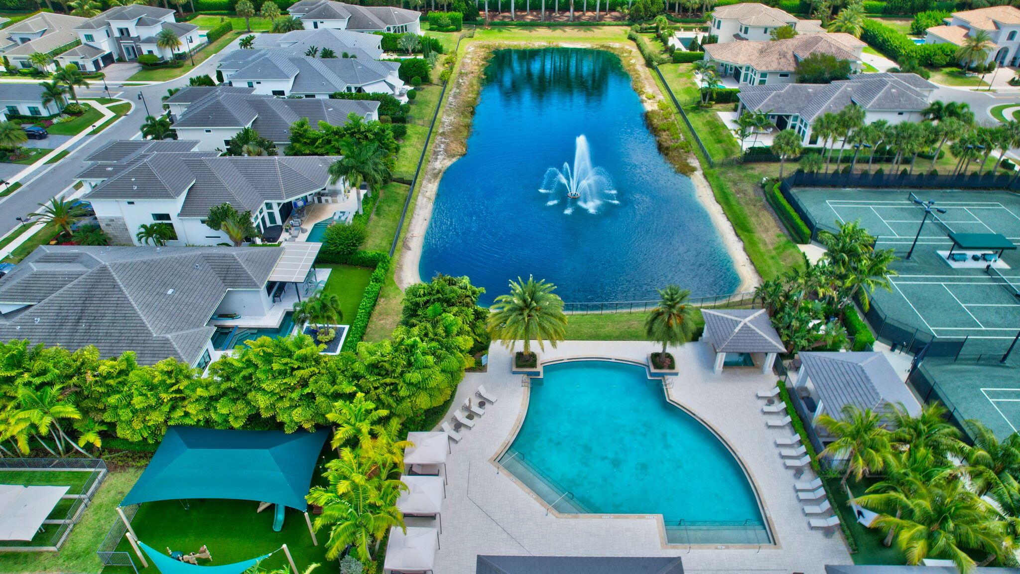 ROYAL PALM POLO - Residential