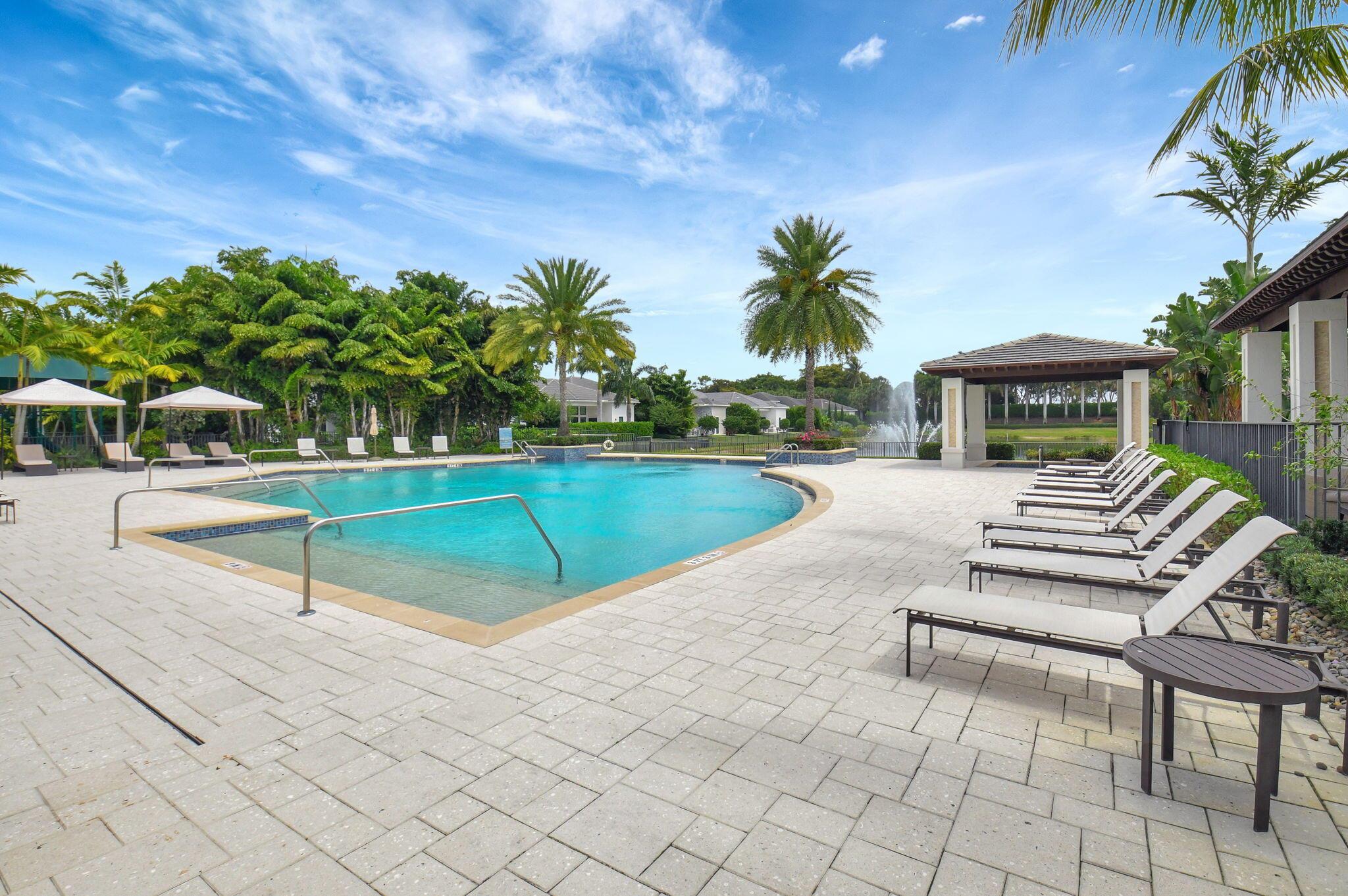 ROYAL PALM POLO - Residential