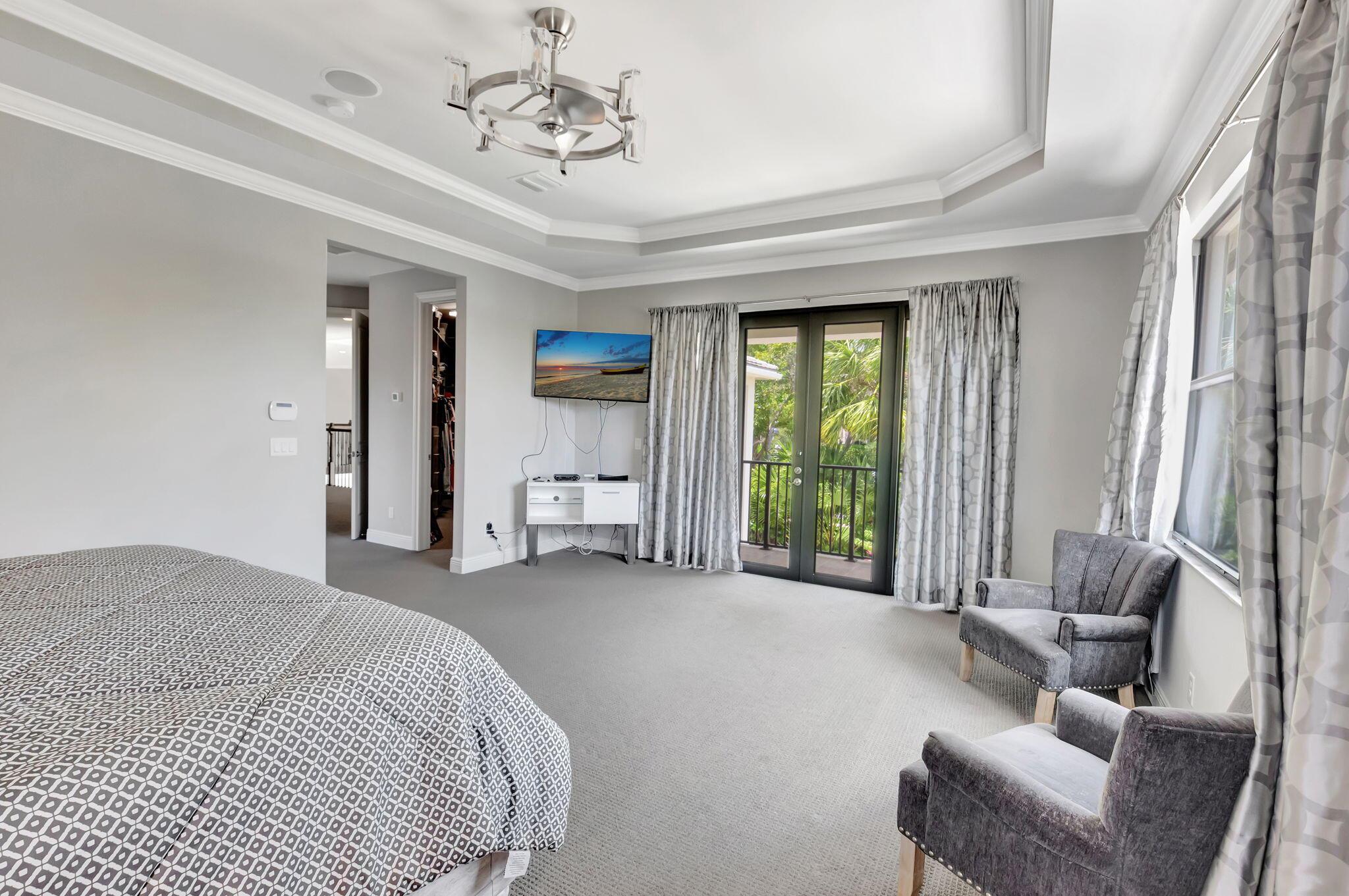 ROYAL PALM POLO - Residential