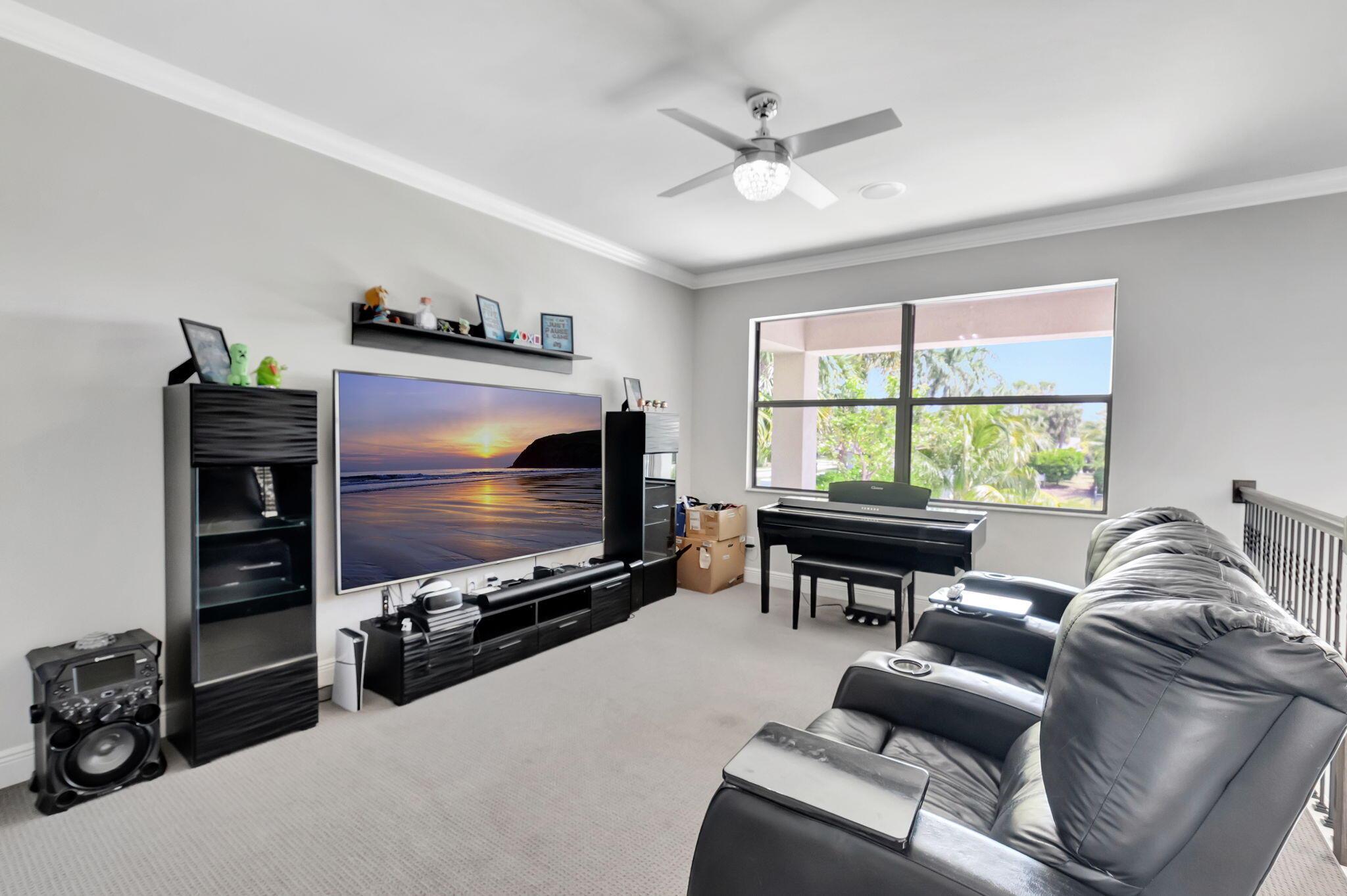 ROYAL PALM POLO - Residential