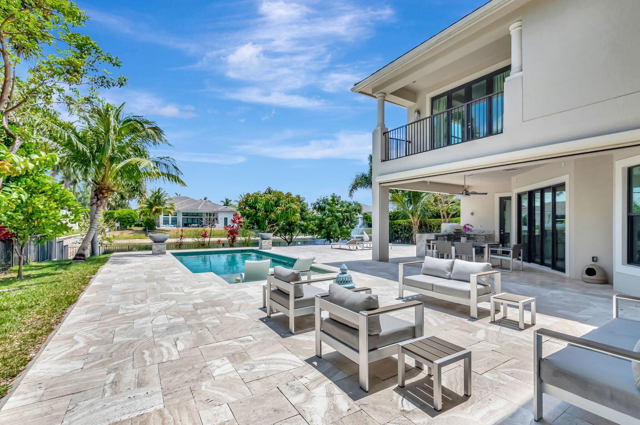 ROYAL PALM POLO - Residential