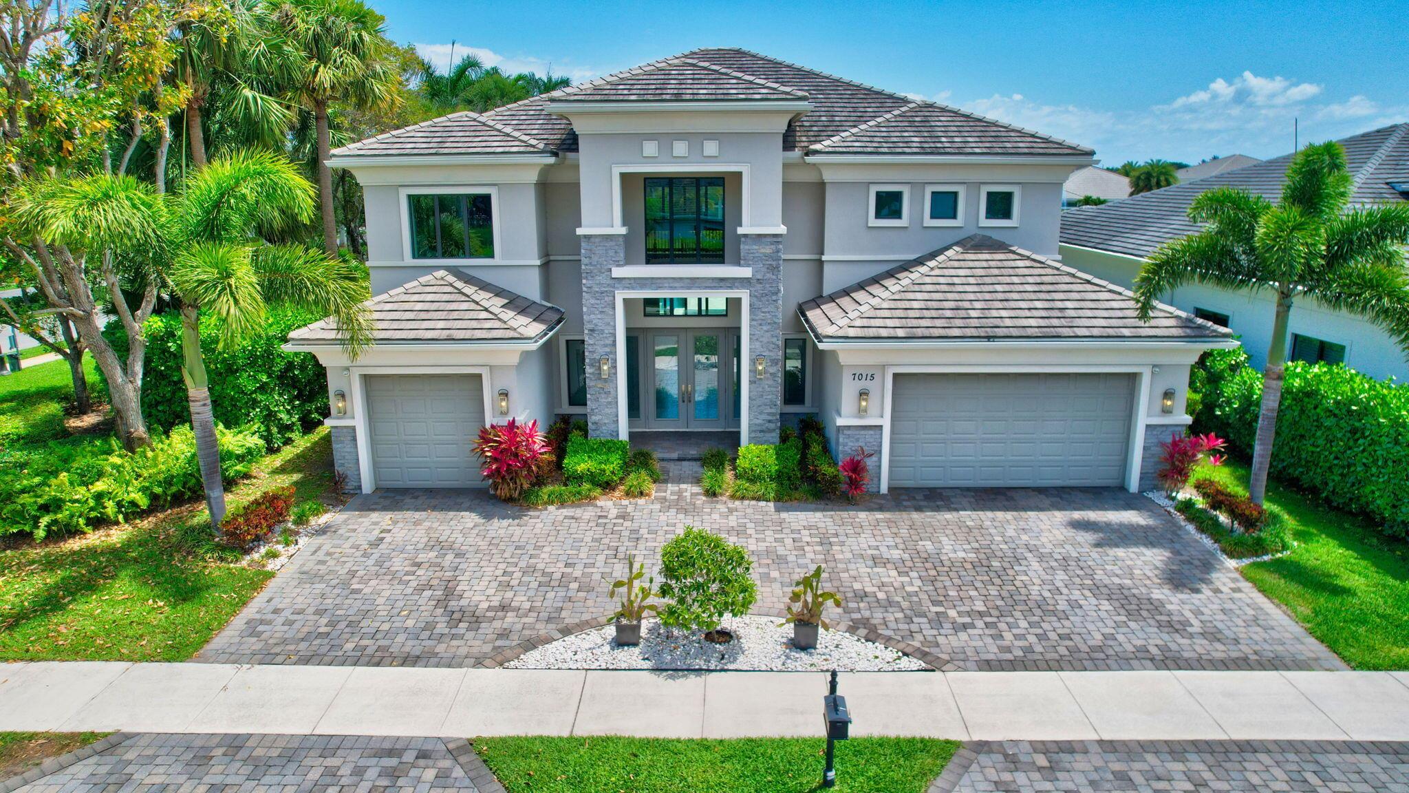 ROYAL PALM POLO - Residential