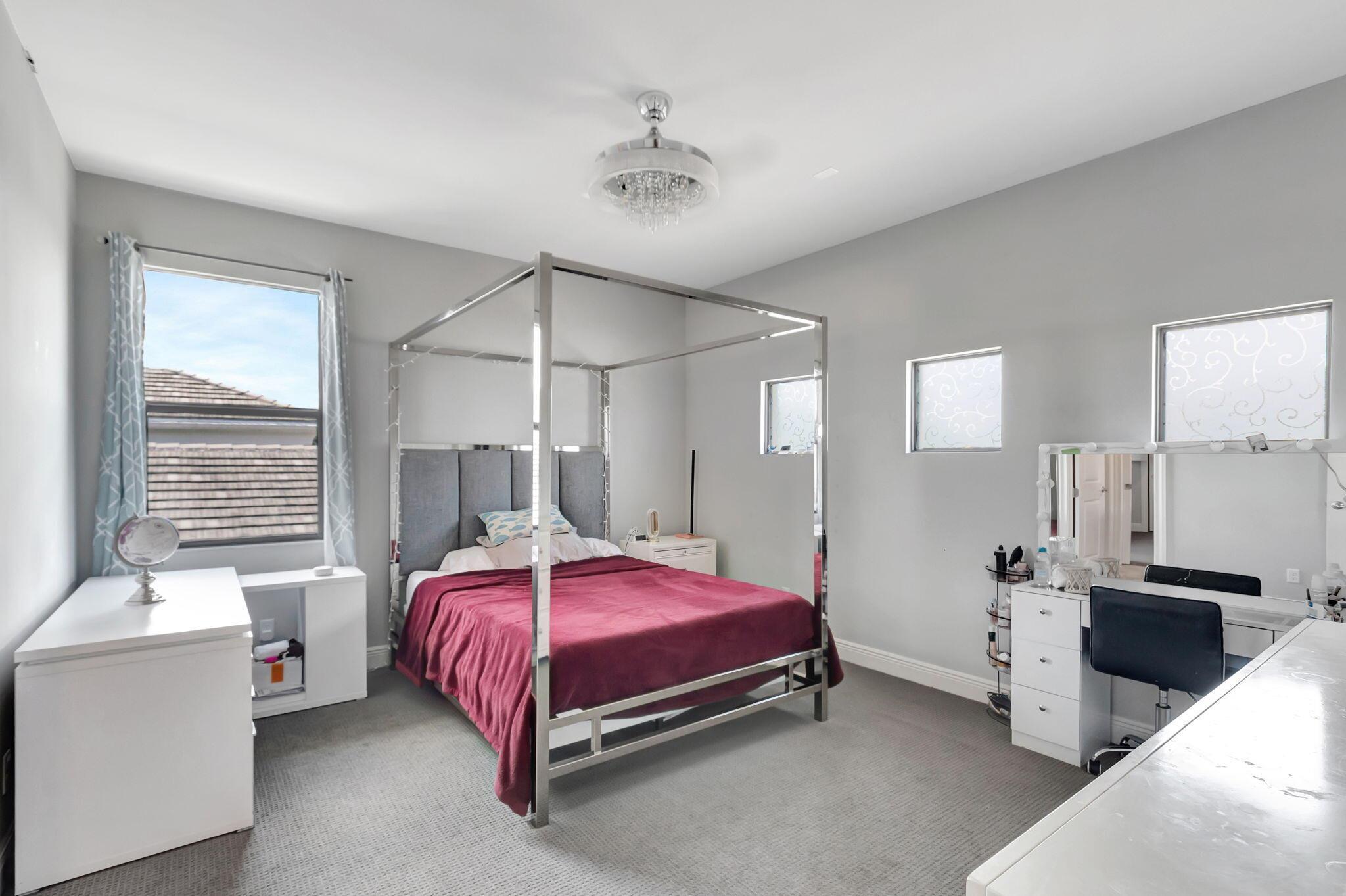 ROYAL PALM POLO - Residential