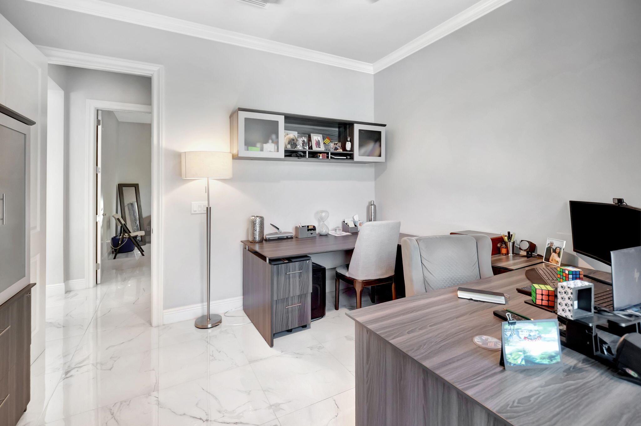 ROYAL PALM POLO - Residential