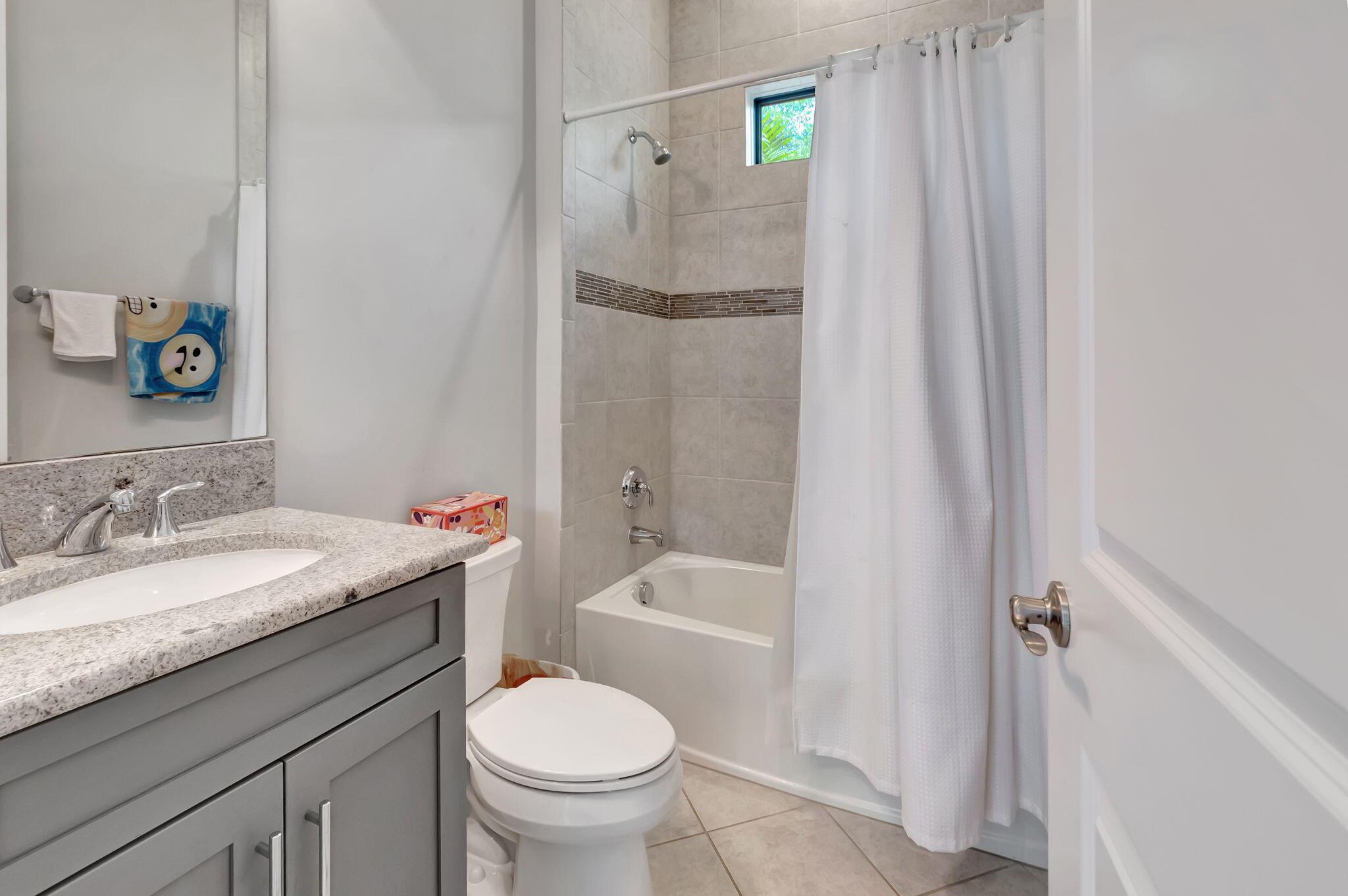 ROYAL PALM POLO - Residential