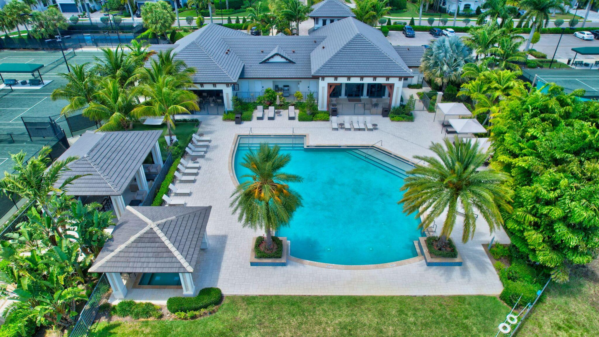ROYAL PALM POLO - Residential