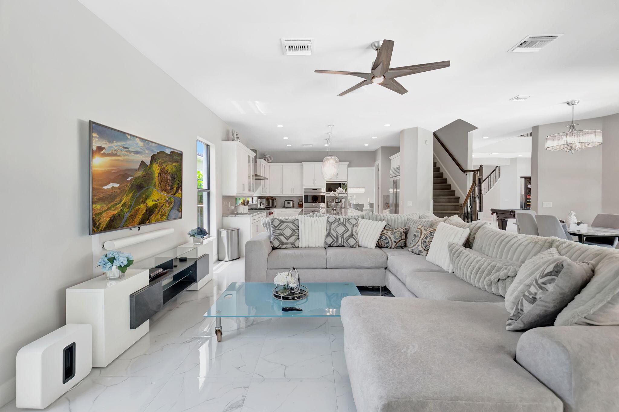 ROYAL PALM POLO - Residential