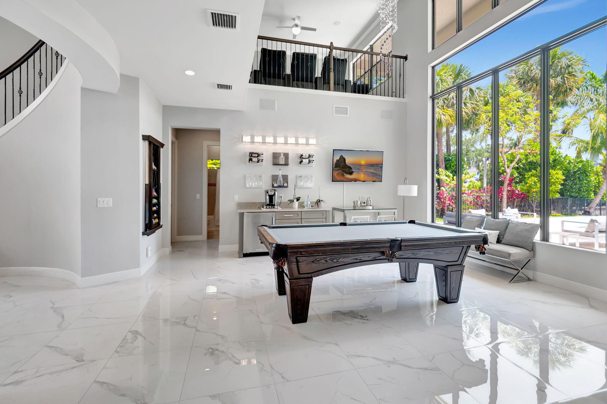 ROYAL PALM POLO - Residential