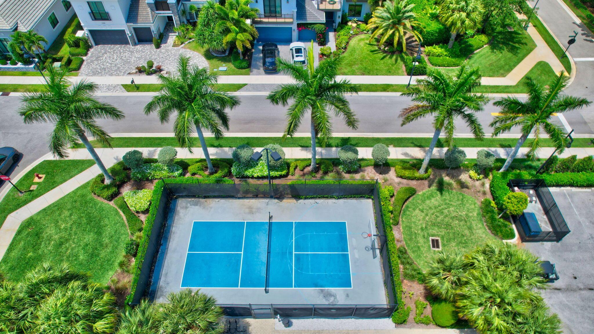 ROYAL PALM POLO - Residential