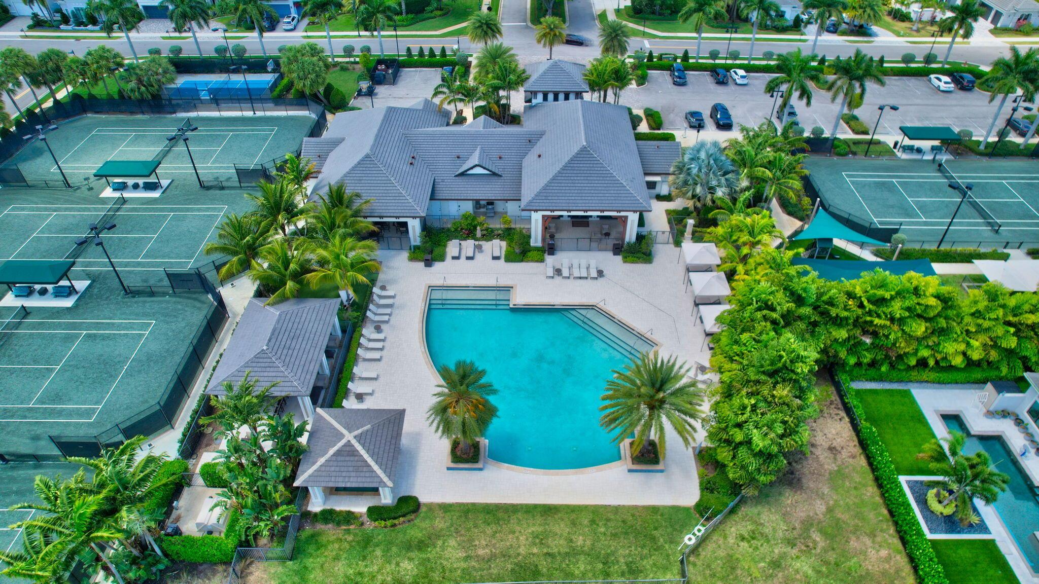 ROYAL PALM POLO - Residential