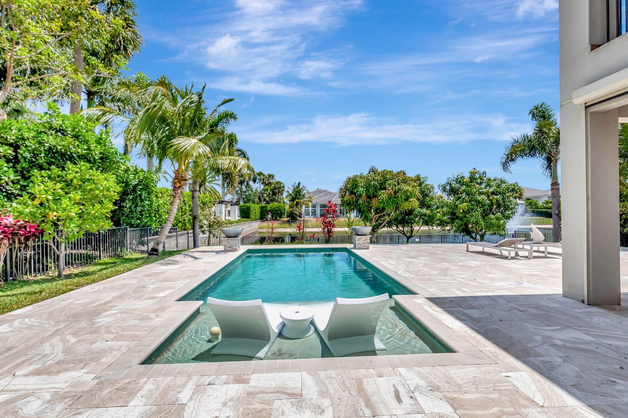 ROYAL PALM POLO - Residential