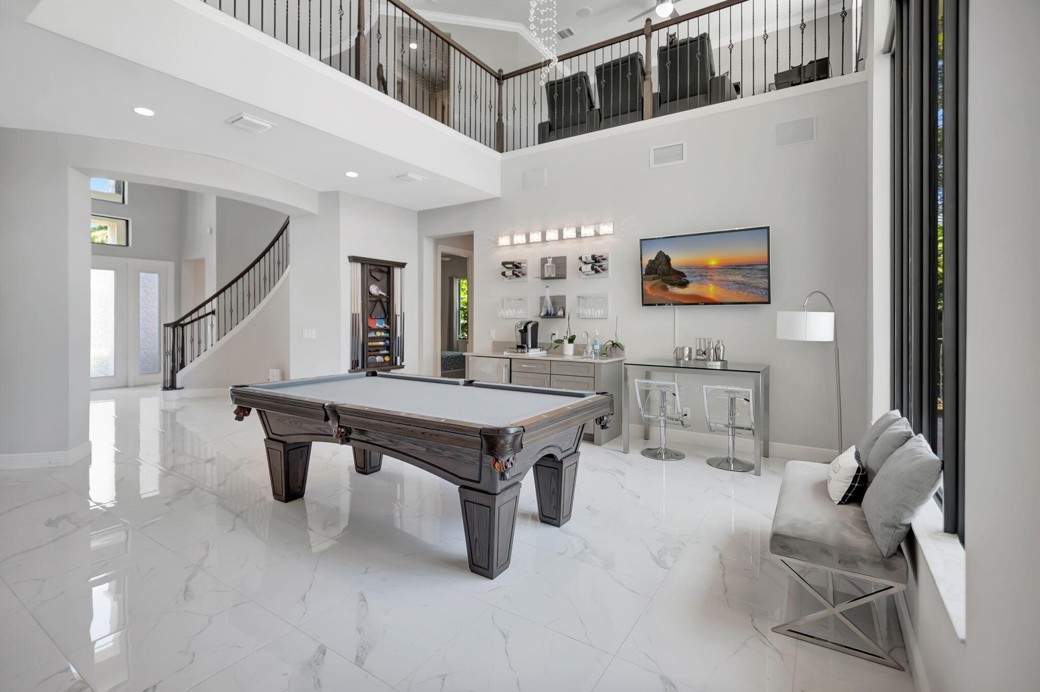 ROYAL PALM POLO - Residential