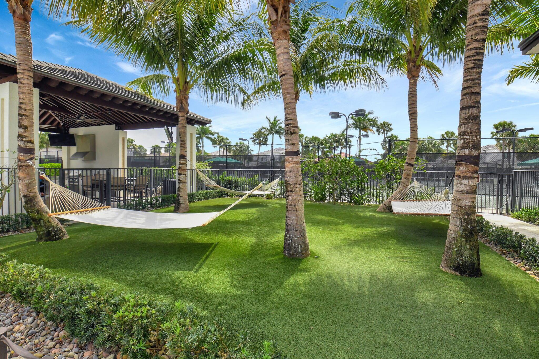 ROYAL PALM POLO - Residential