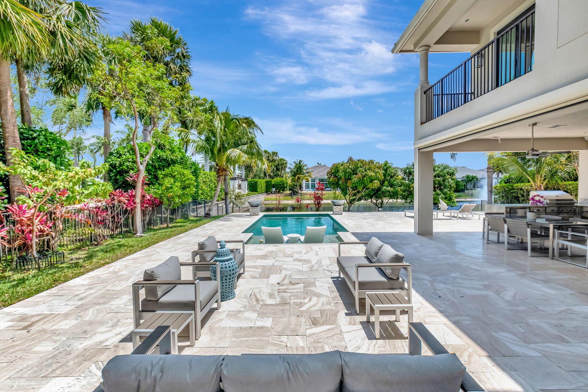 ROYAL PALM POLO - Residential