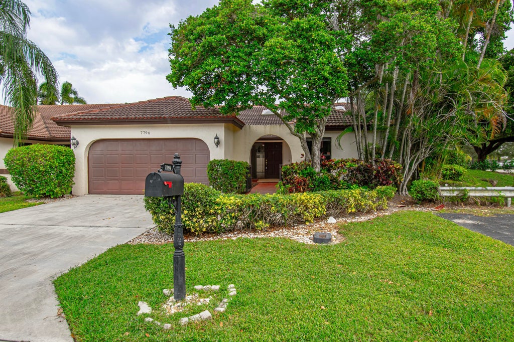 Photo of 7794 Villa Nova Drive, Boca Raton, FL 33433 (MLS # R11136463)
