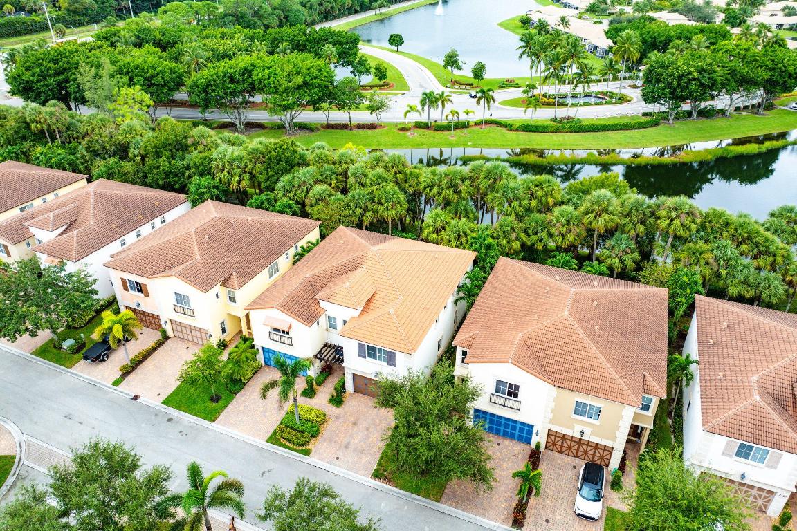 2115 Foxtail View Court