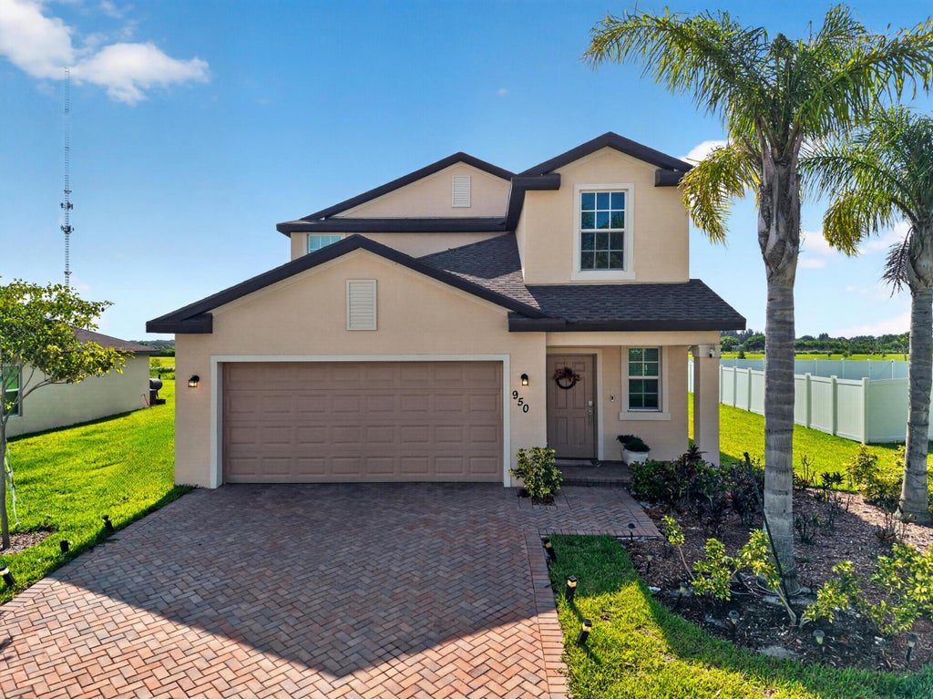 Photo of 950 Bent Creek Drive, Fort Pierce, FL 34947 (MLS # B26044719)