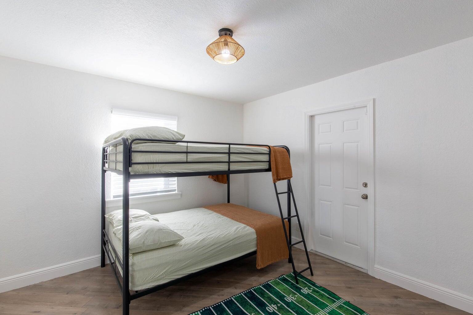 COLLEGE PARK - Residential Lease