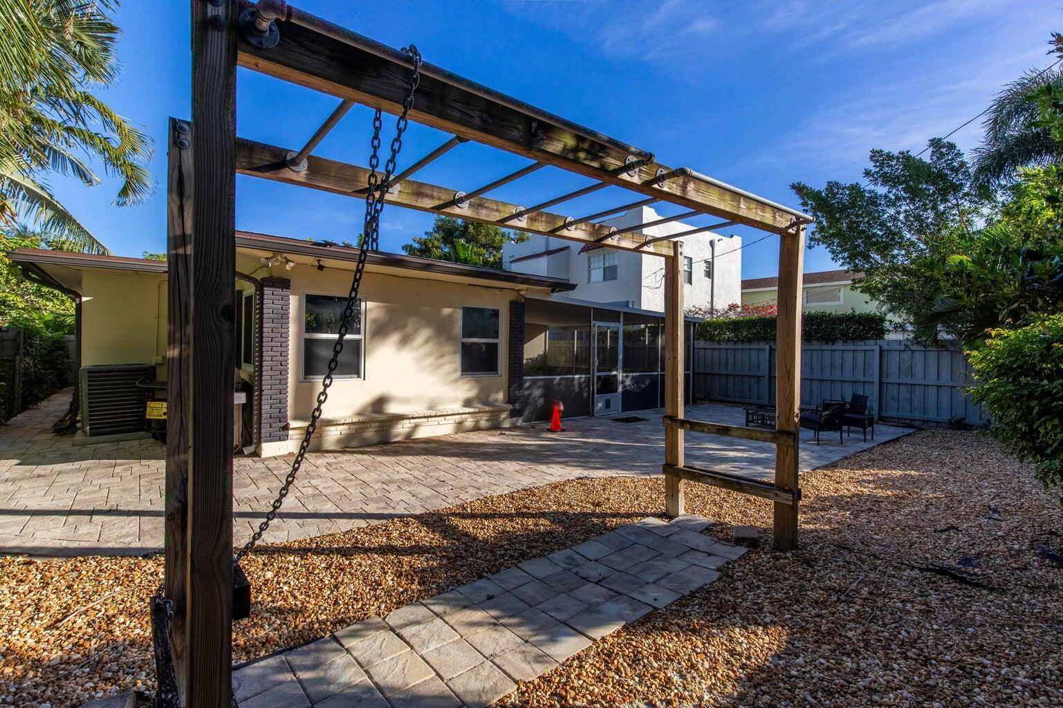 COLLEGE PARK - Residential Lease