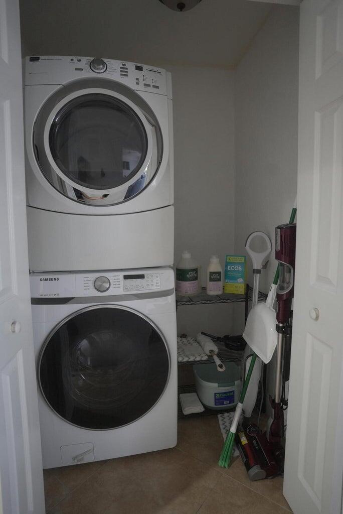 COLLEGE PARK - Residential Lease