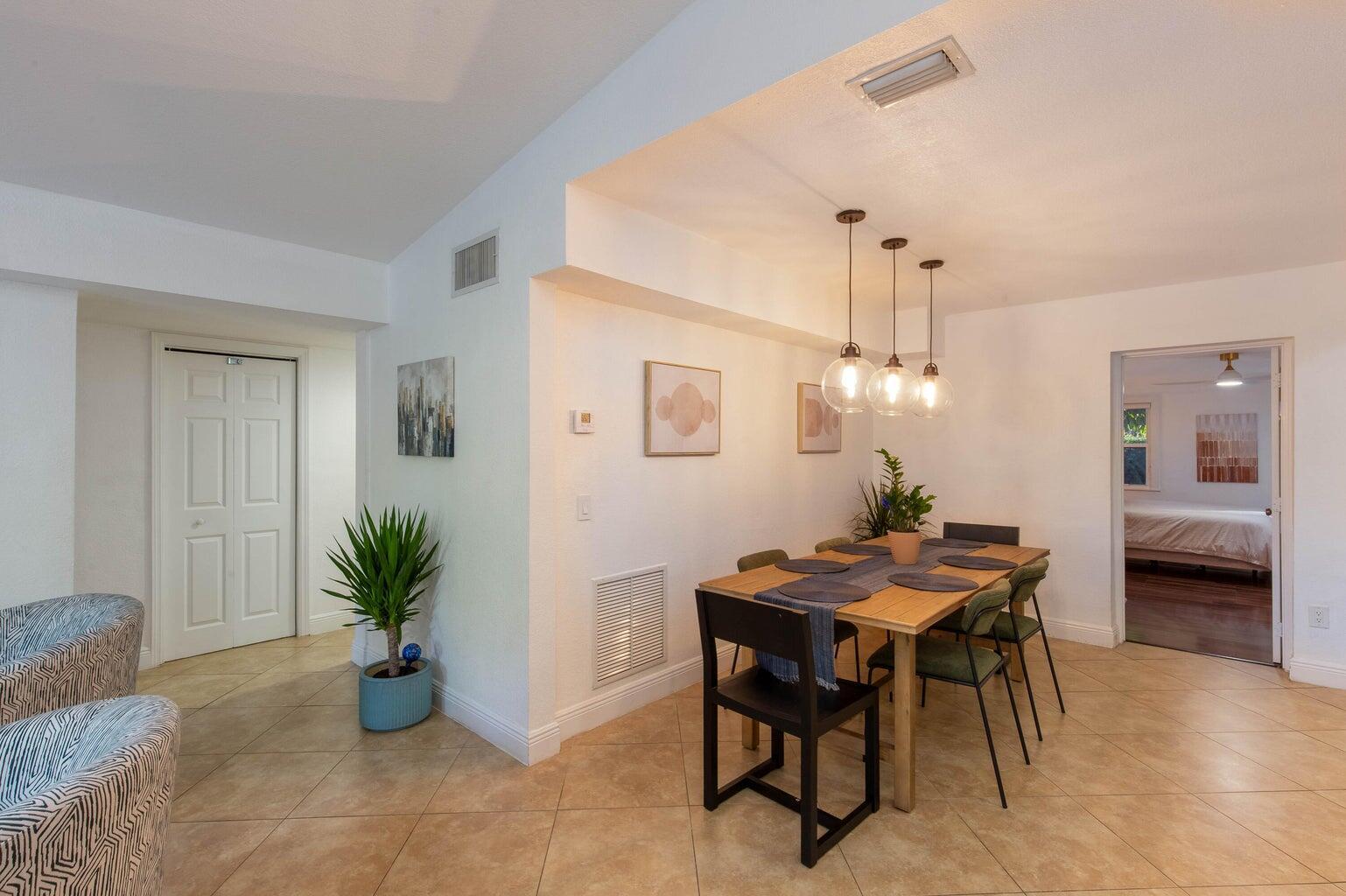 COLLEGE PARK - Residential Lease