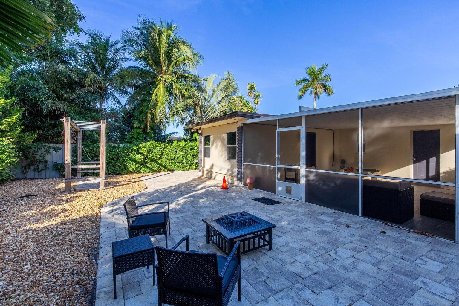 COLLEGE PARK - Residential Lease