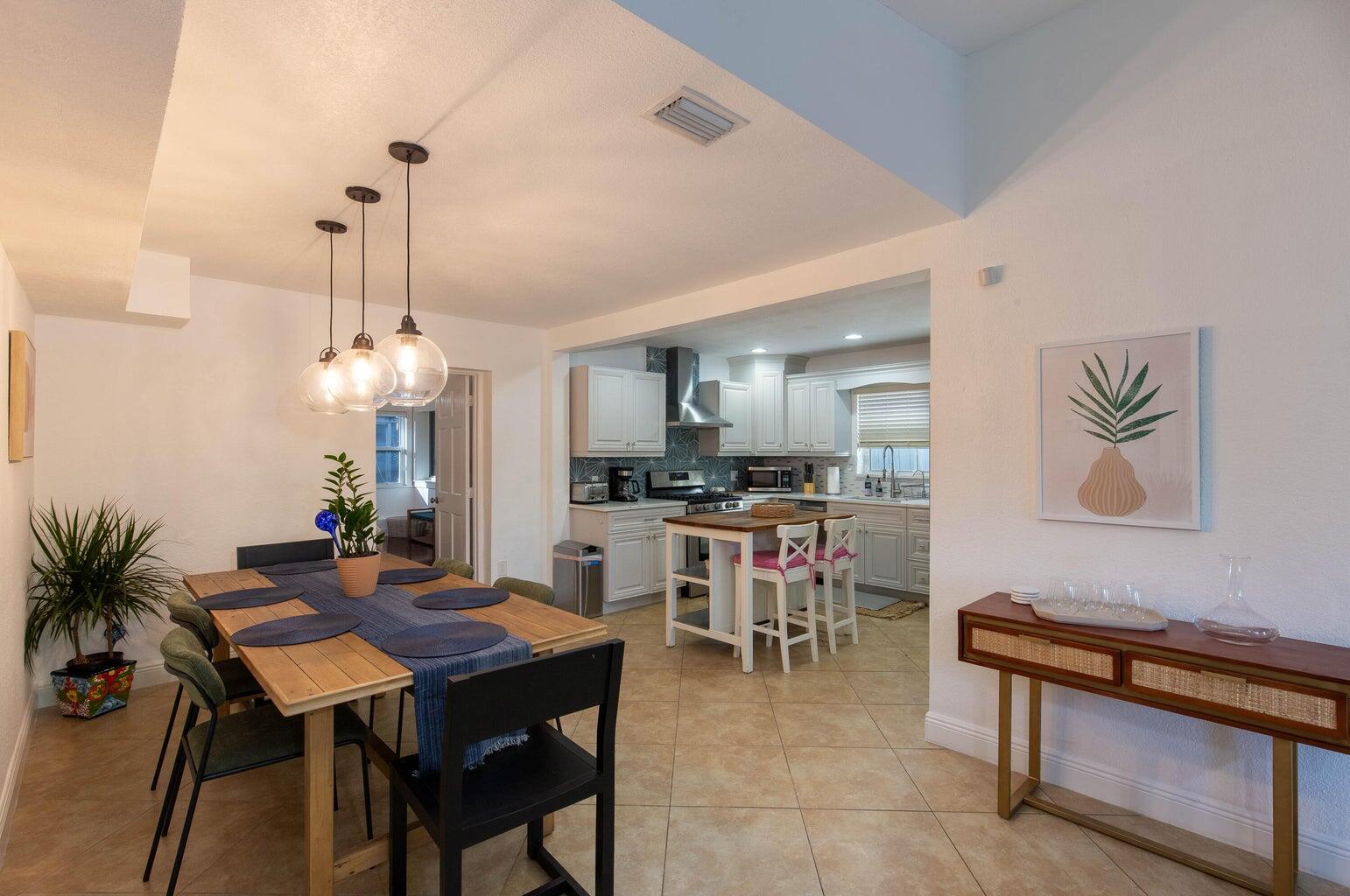 COLLEGE PARK - Residential Lease