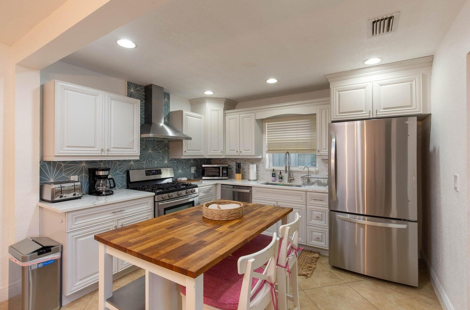 COLLEGE PARK - Residential Lease