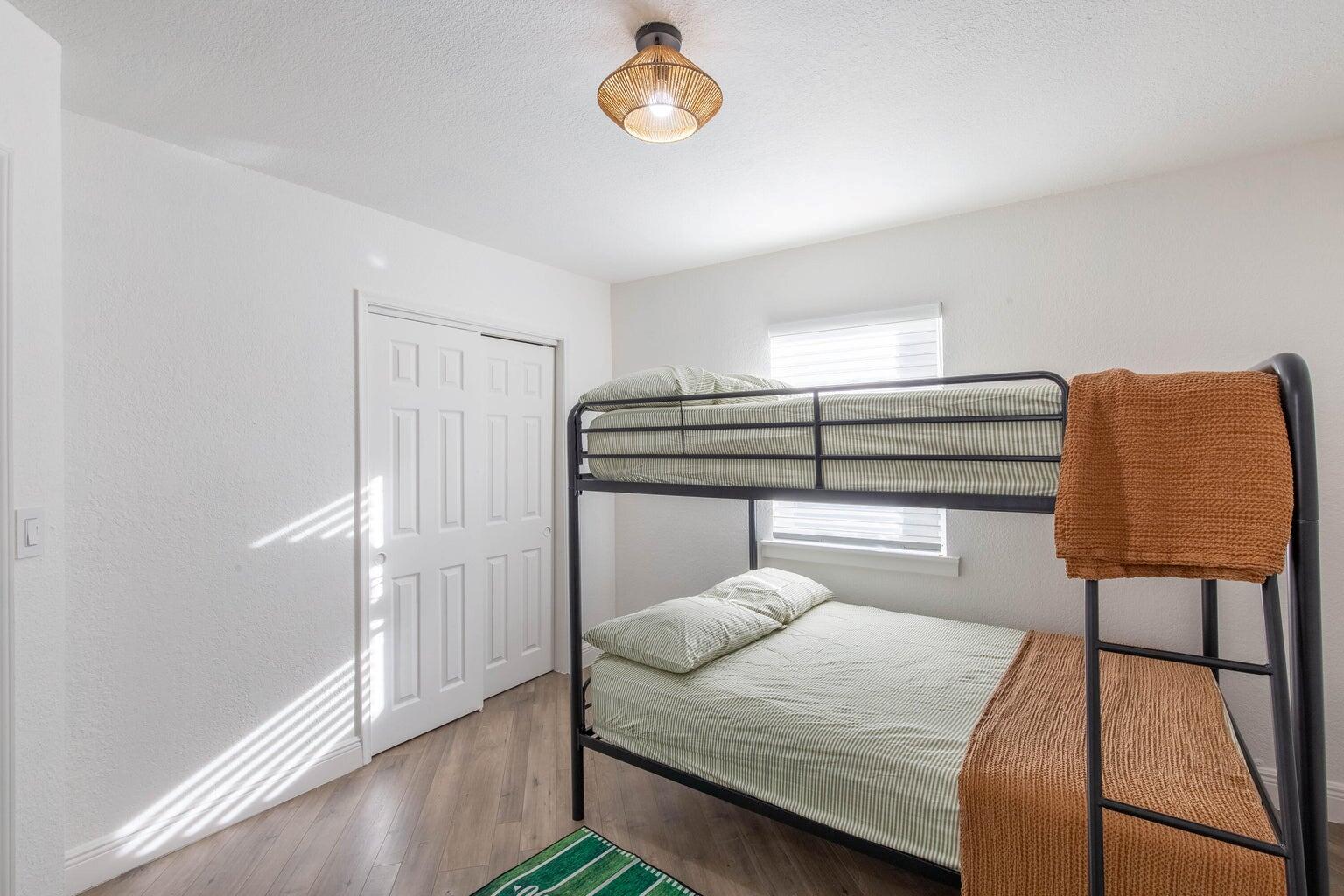 COLLEGE PARK - Residential Lease