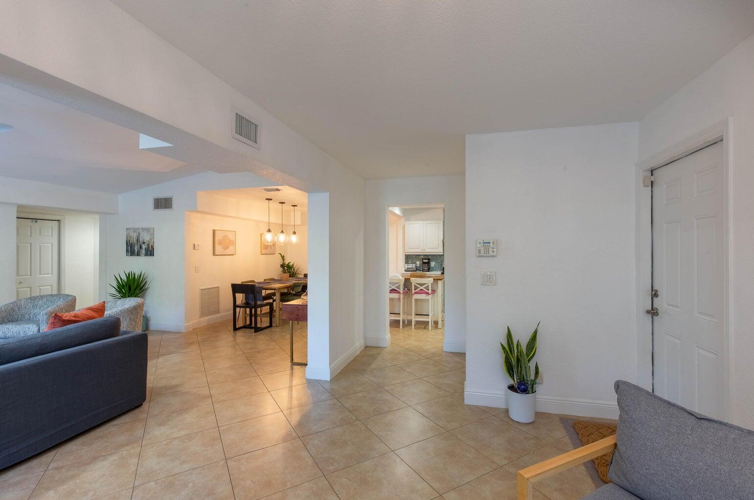 COLLEGE PARK - Residential Lease