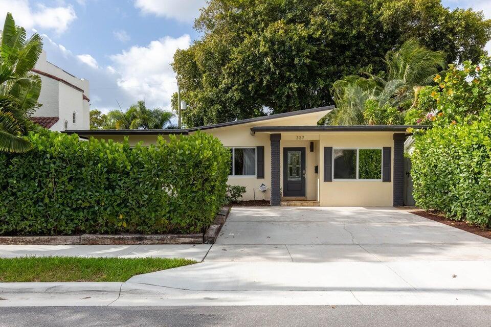 Available for season or short term Historic College Park in Lake Worth Beach bordering the south end of West Palm. Mid Century modern home featuring 3 bedrooms 2 bathroom + a den. Off Street parking for 2 cars. The home features hurricane impact glass windows and doors, full house reverse osmosis system plus a Kinetico water softener system. The home has a new roof, newer AC unit and gas appliances for energy efficiency. The main living area features vaulted ceilings highlighting the art deco construction style. Kitchen is open to the living area making the home spacious and perfect for entertaining. Gas stove with vented hood is a chef's dream along wide single basin sink and commercial faucet and new fridge. Master bedroom features on suite. You will find 2 other bedrooms and bathroom