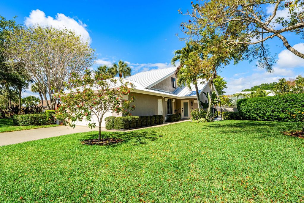 Photo of 306 Leeward Drive, Jupiter, FL 33477 (MLS # B26008814)