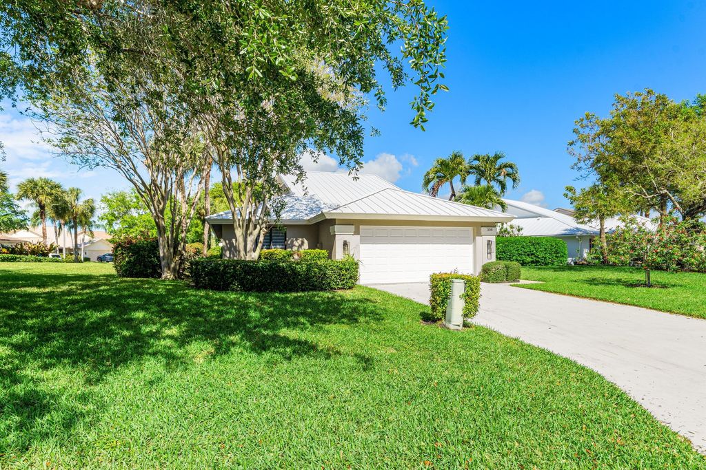 Photo of 306 Leeward Drive, Jupiter, FL 33477 (MLS # B26008814)