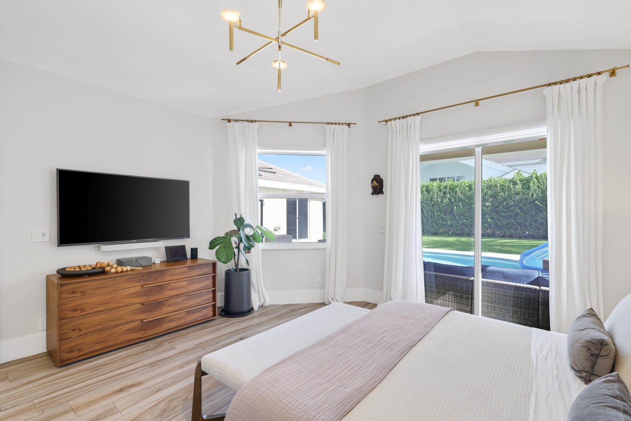 Colonnade - Residential