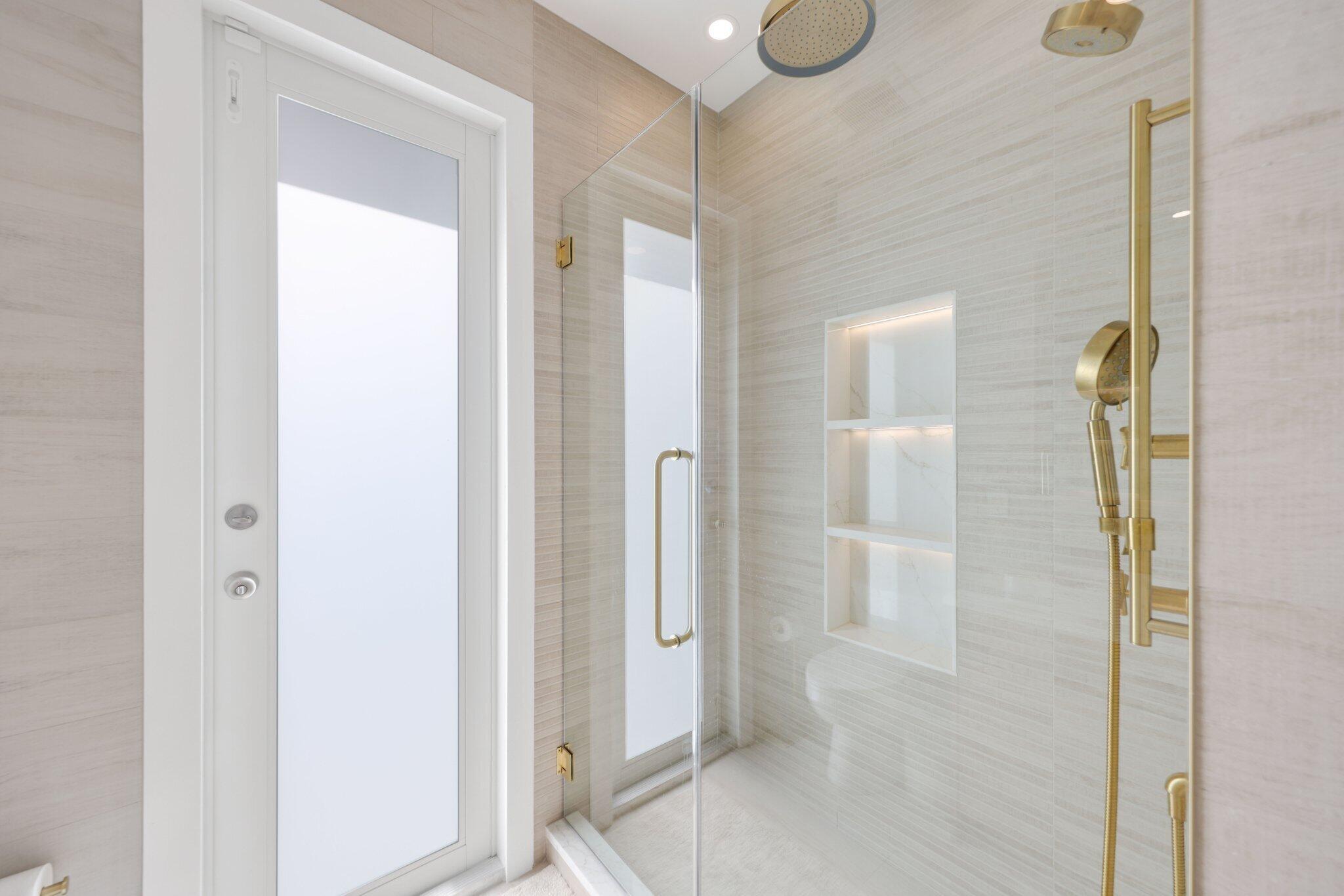 Colonnade - Residential