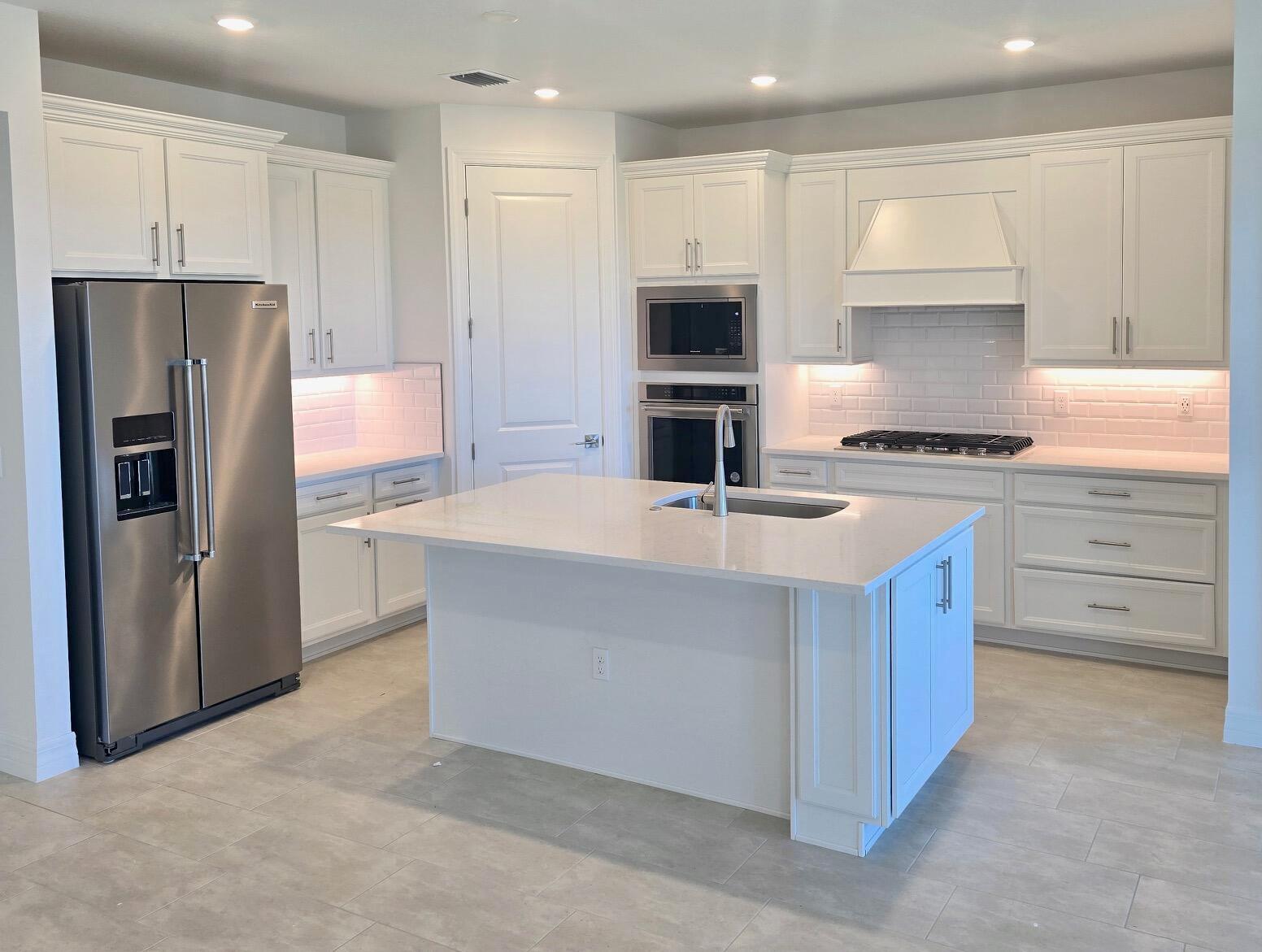 HARBOR ISLE - Residential