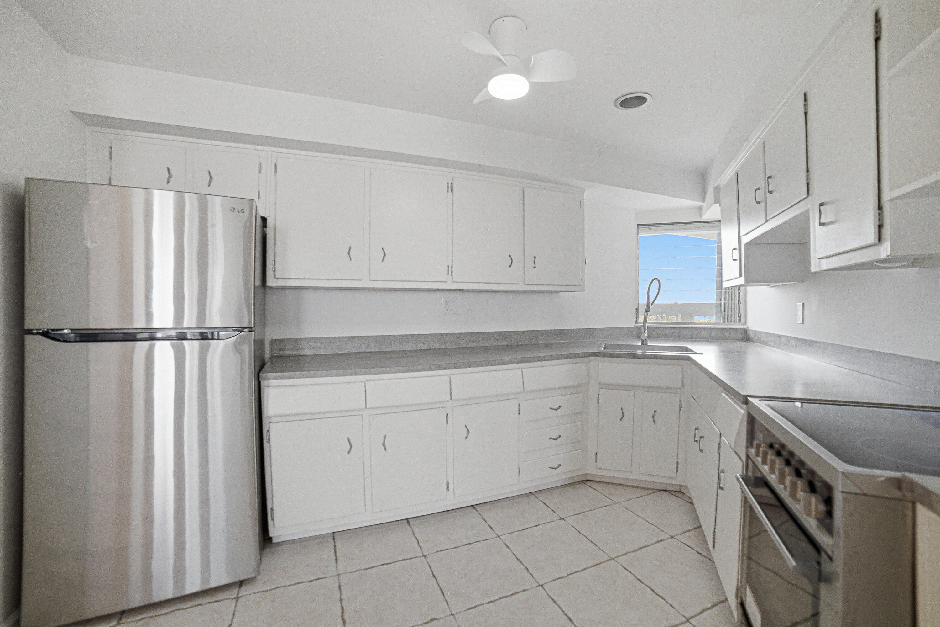 BREAKWATER TOWERS CO-OP - Residential