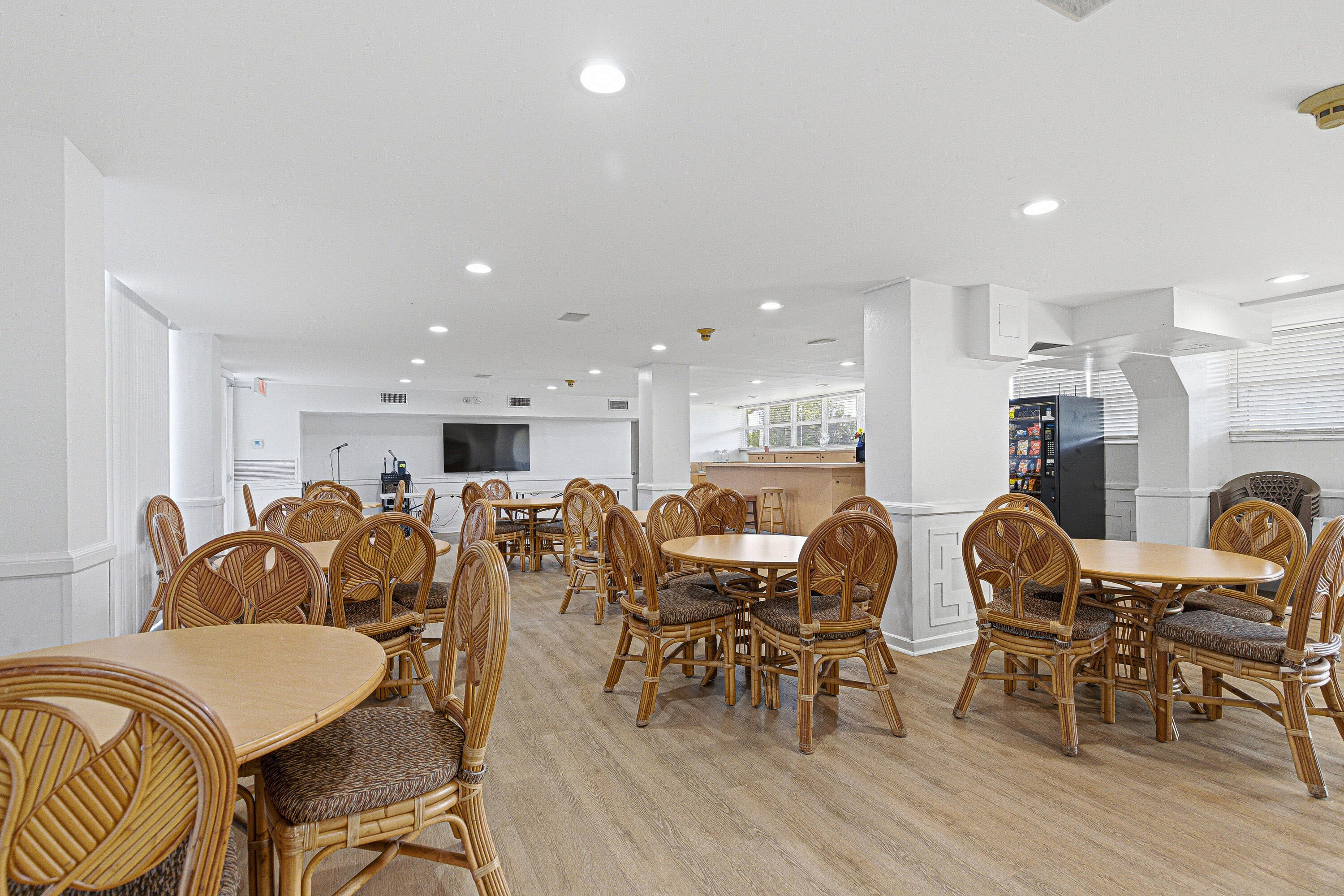 BREAKWATER TOWERS CO-OP - Residential