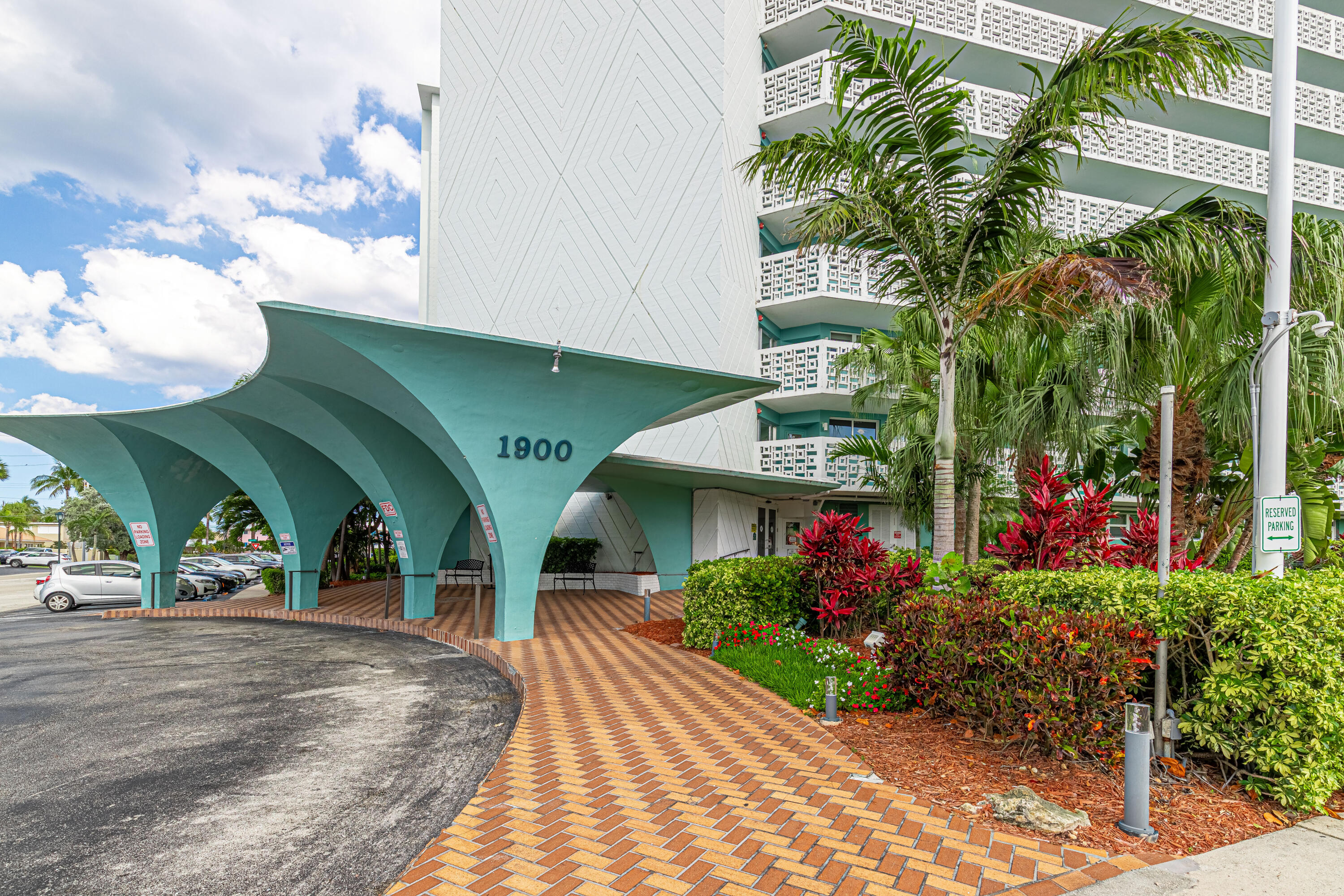 BREAKWATER TOWERS CO-OP - Residential
