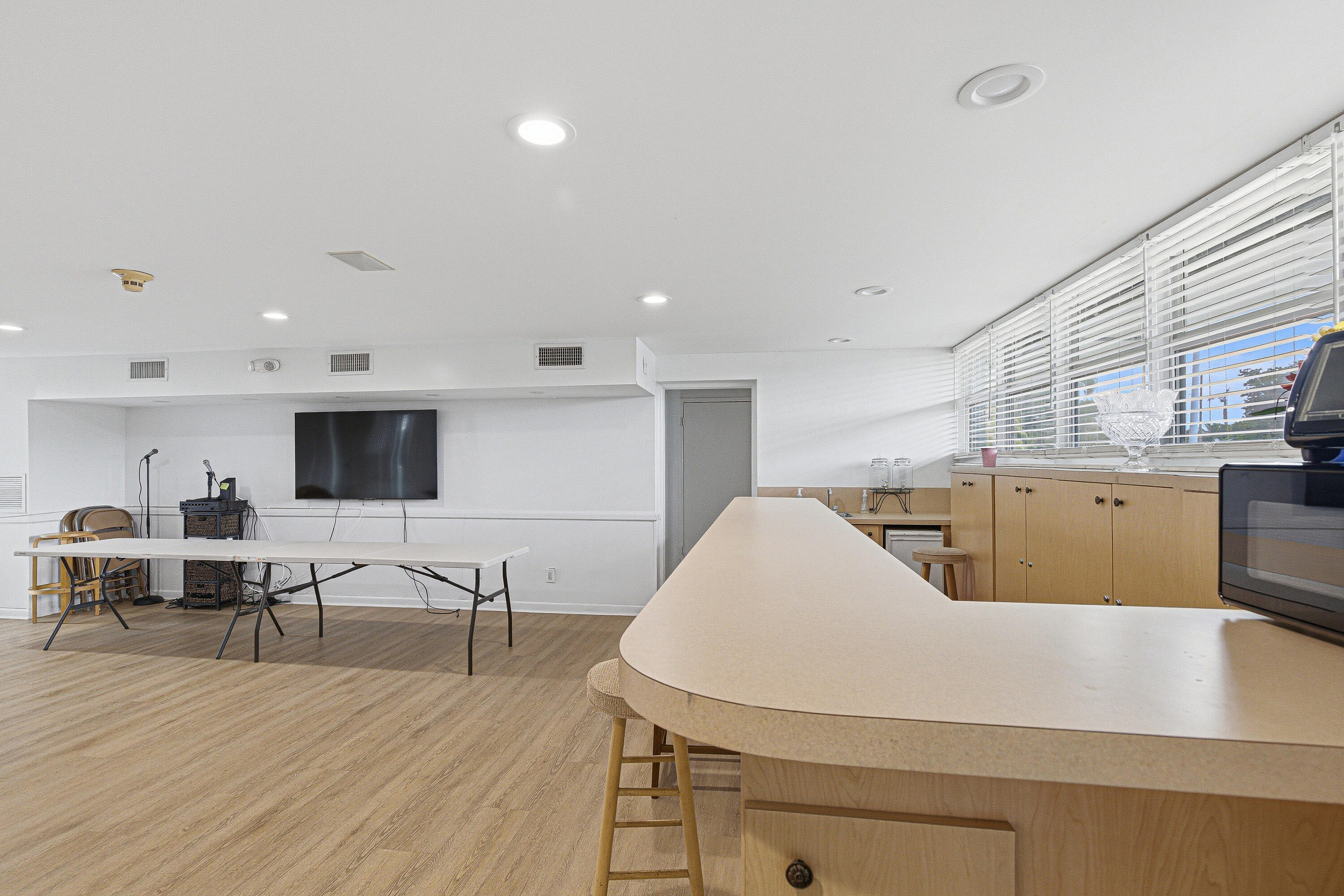 BREAKWATER TOWERS CO-OP - Residential