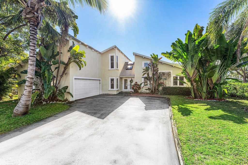 Photo of 11480 Chipmunk Drive, Boca Raton, FL 33428 (MLS # R11152165)