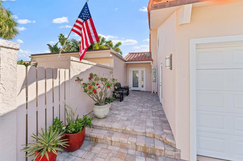 Photo of 111 E Spearfish Lane, Jupiter, FL 33477 (MLS # R10867152)