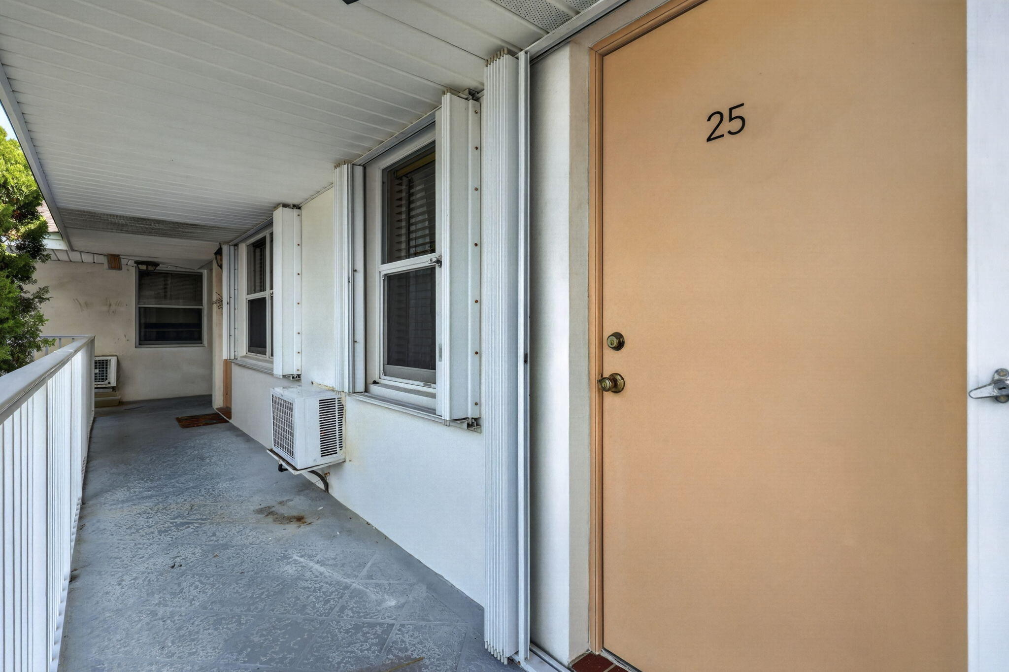810 LAKE SHORE Drive 25