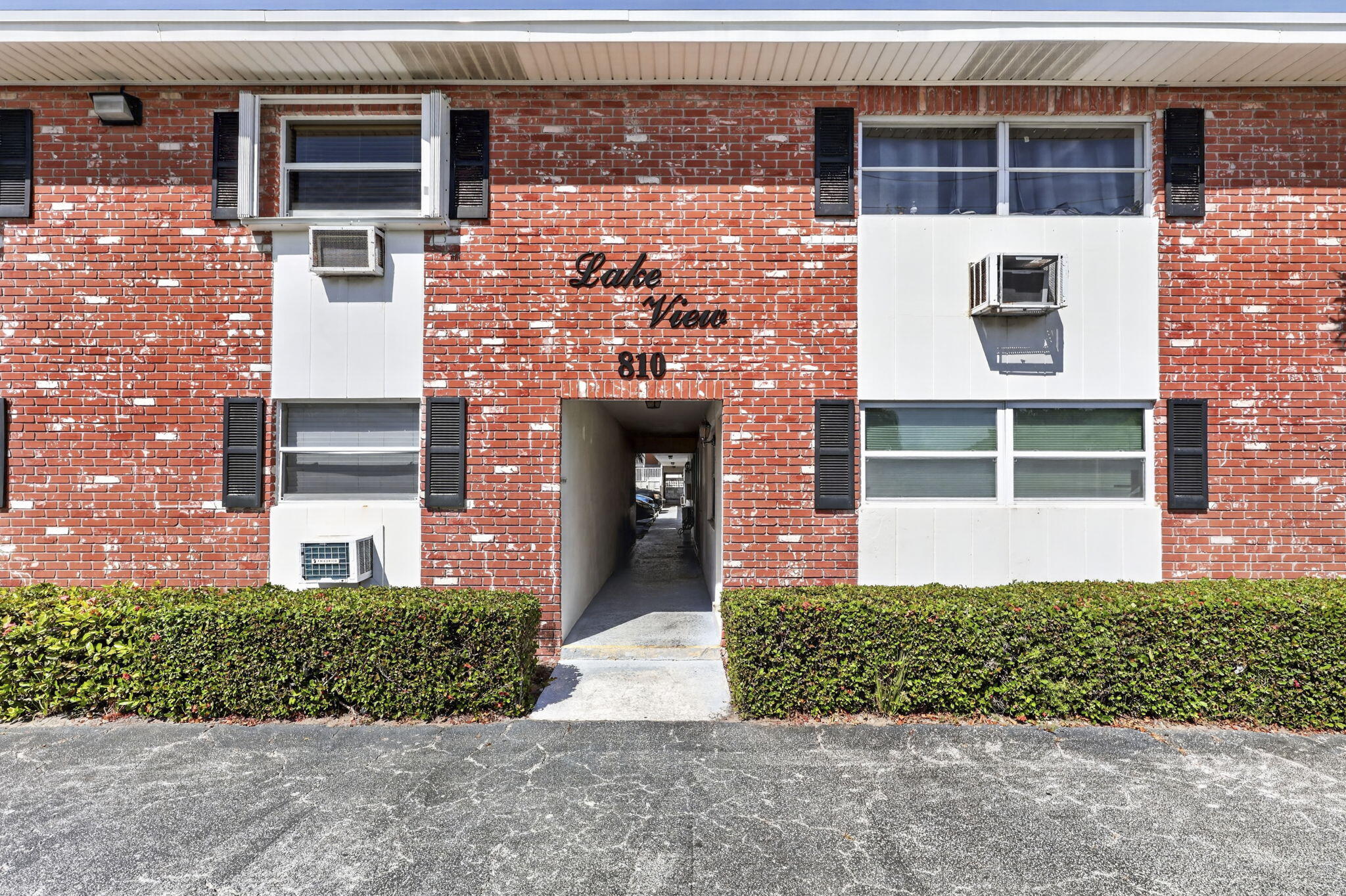 810 LAKE SHORE Drive 25