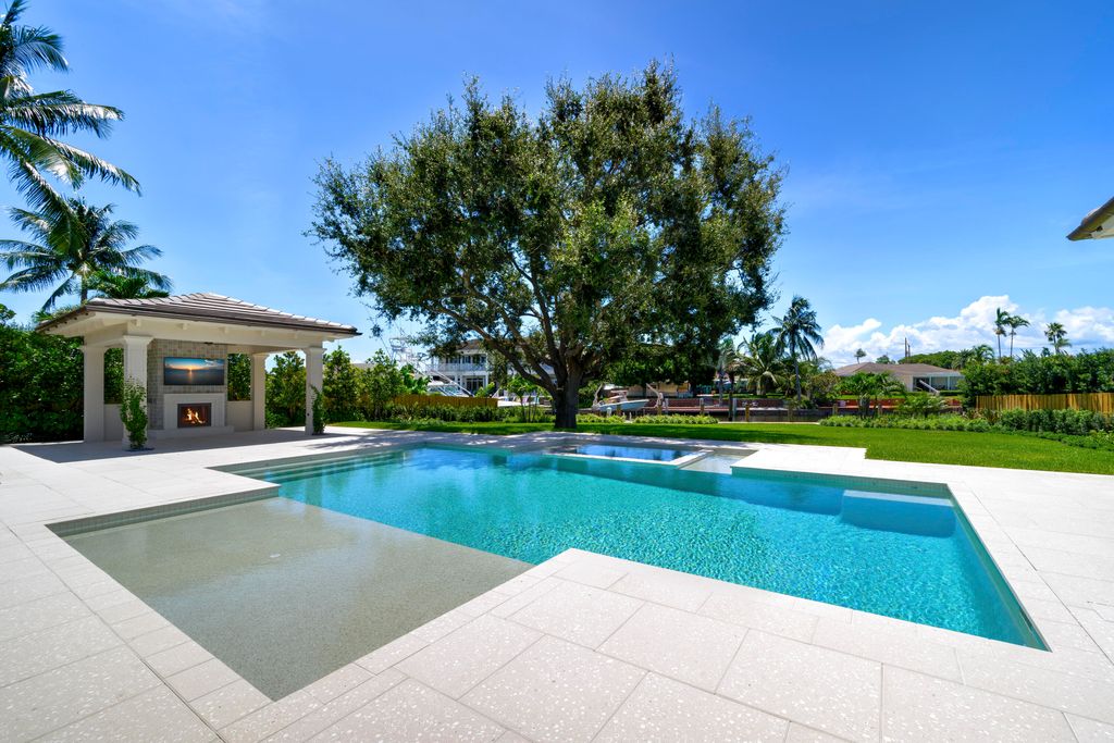 Photo of 835 Country Club Drive, North Palm Beach, FL 33408 (MLS # R11115620)