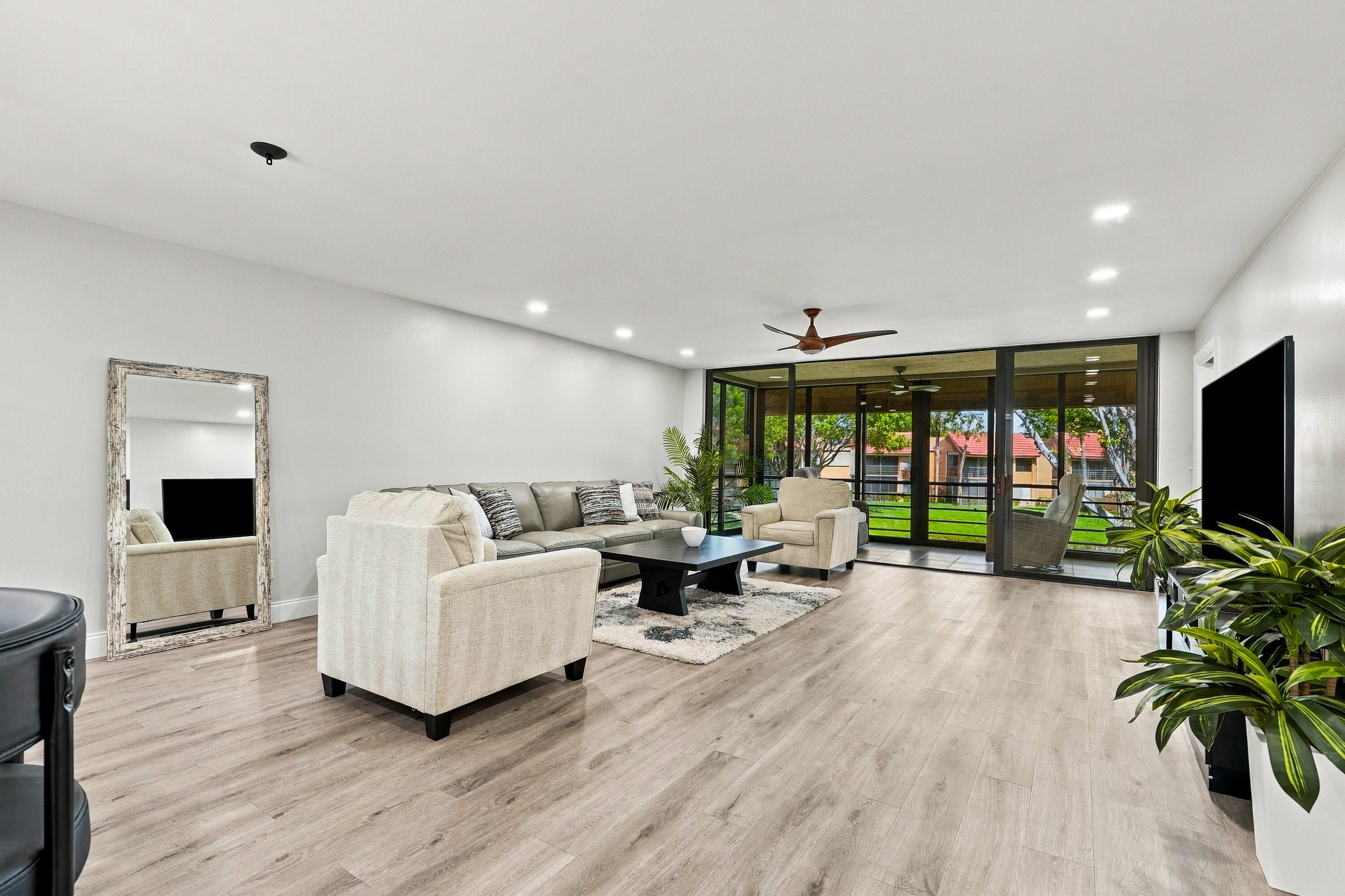 11172 GREEN LAKE Drive 203
